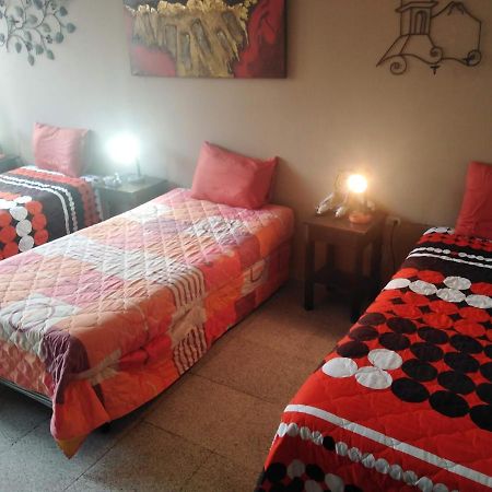 Hostal Los Lagos Inn Guatemalaváros Kültér fotó